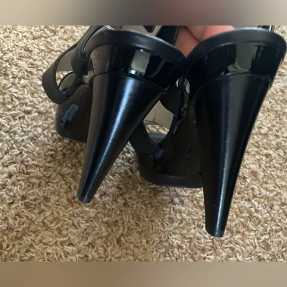 New Michael Kors Platform Heels Size 7 Black Leather - Picture 3 of 9